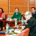 Margarita Robles y Amparo Valcarce en el INTA