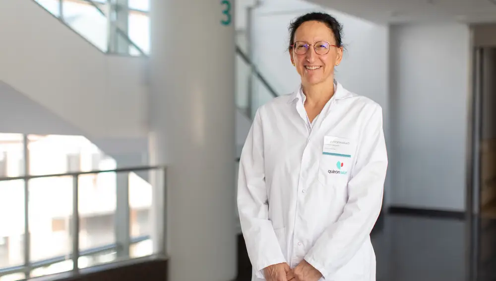 La doctora Luisa Ibáñez, especialista en Traumatología y Cirugía Ortopédica en el Hospital Quirónsalud Lugo