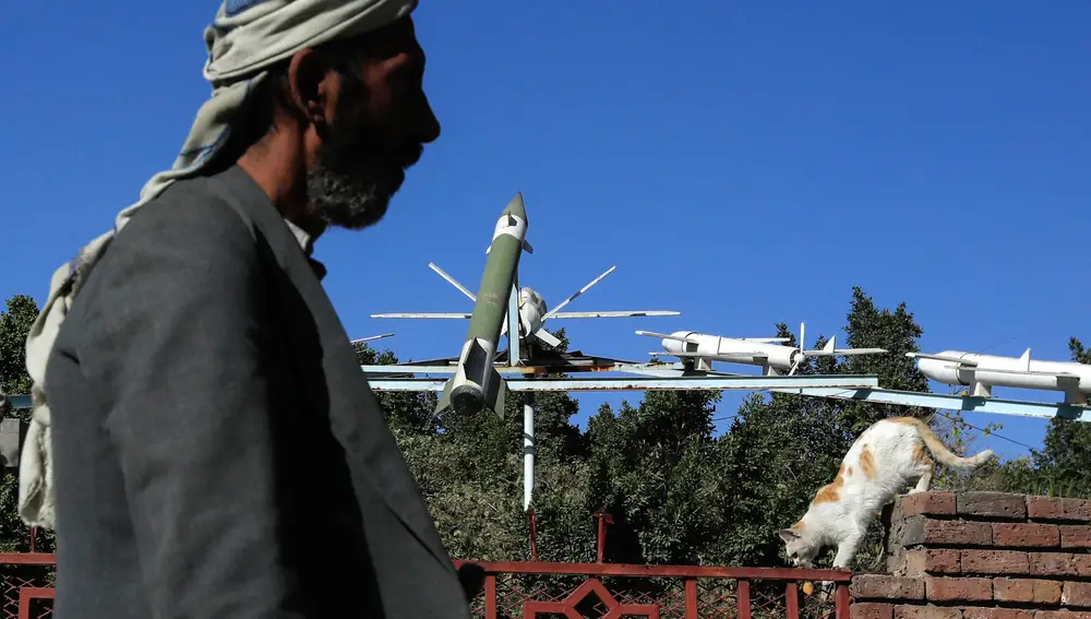 Yemen's Houthis claim large-scale missile and drone attack on Red Sea shipping