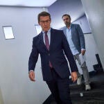 El presidente del Partido Popular, Alberto Núñez Feijóo, este jueves durante la rueda de prensa del presidente