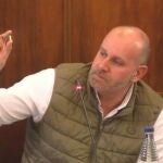 David García, diputado provincial de Vox en Zamora, enseña la bala