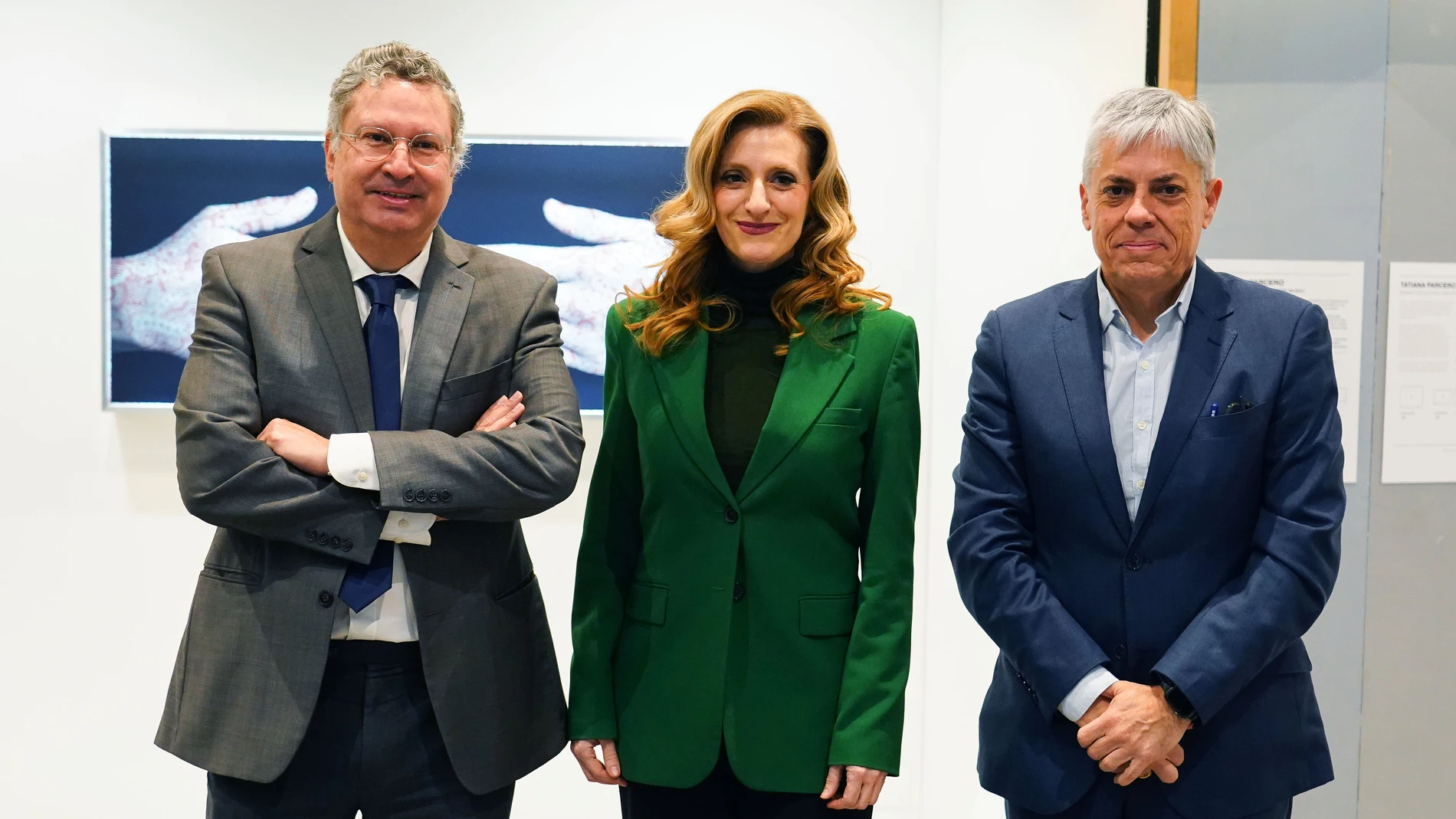 El director del Museo de Arte Contemporáneo de Castilla y León, Álvaro Rodríguez Fominaya, y la viceconsejera de Acción Cultural, Mar Sancho, presentan la programación de exposiciones del Musac para este año. Junto a ellos, el delegado territorial de la Junta en León, Eduardo Diego