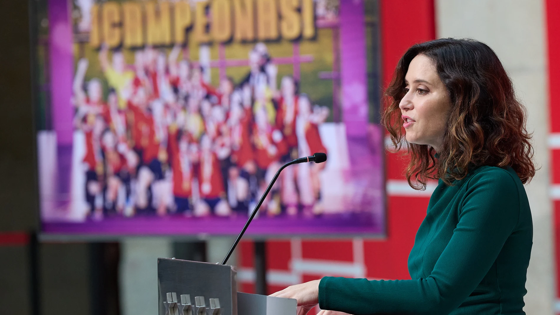 La presidenta de la Comunidad de Madrid, Isabel Díaz Ayuso, preside el acto de bienvenida de los trofeos del Mundial Femenino de Fútbol de 2023 y de la UEFA Nations League 2022/23 masculina, en la Real Casa de Correos, a 12 de enero de 2024, en Madrid (España). Los trofeos se exhibirán al público hasta el próximo jueves, día 18 de enero, en la Real Casa de Correos. 12 ENERO 2024;AYUSO;MUNDIAL;FEMENINO;TROFEO;COPA;NATIONS;LEAGUE;UEFA;GANADOR;FINAL;GOL;FÚTBOL;DEPORTE Jesús Hellín / Europa ...