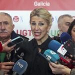La vicepresidenta segunda del Gobierno y líder de Sumar, Yolanda Díaz, a compàñada por el secretario general de UGT, Pepe Álvarez realiza uans declaraciones antes de clausurar el acto de entrega de los Premios de la Fundación Luís Tilve. 
