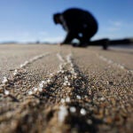 Marea de pellets plásticos en Galicia