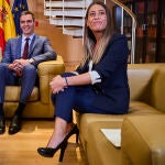 Pedro Sánchez, con la portavoz de Junts per Catalunya en el Congreso, Míriam Nogueras