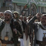 AMP2.- O.Próximo.- EEUU y Reino Unido bombardean posiciones de los hutíes en Yemen