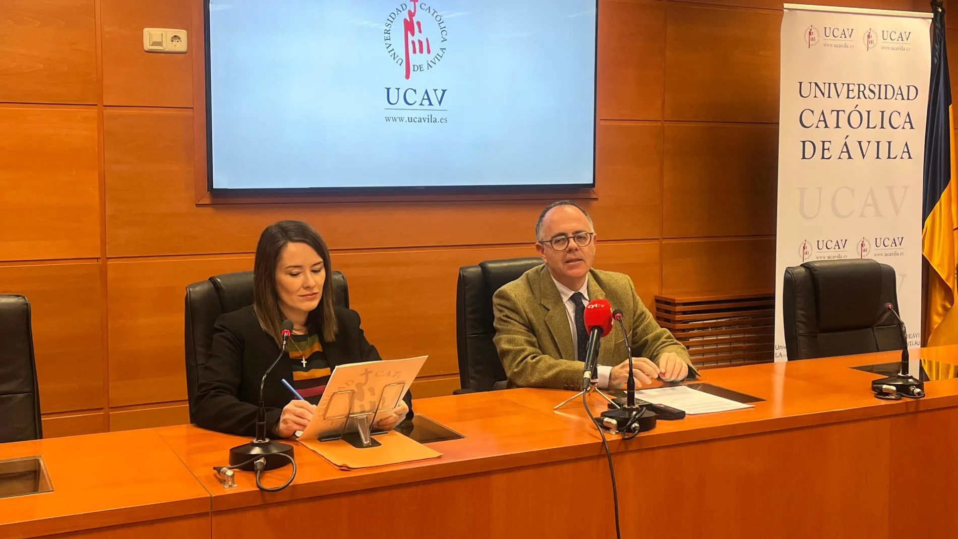 Presentación del nuevo ciclo de conferencias de la UCAV