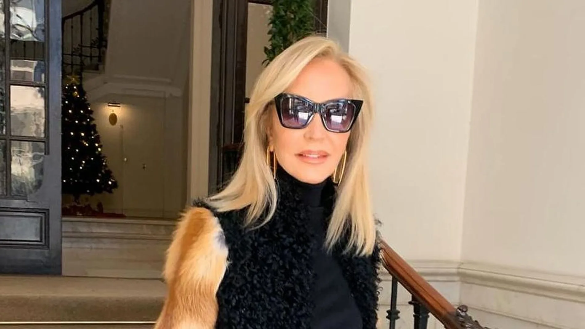 Carmen Lomana con abrigo de pelo.