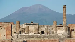 Vista de Pompeya con el Vesubio detrás Vista de Pompeya con el Vesubio detrás