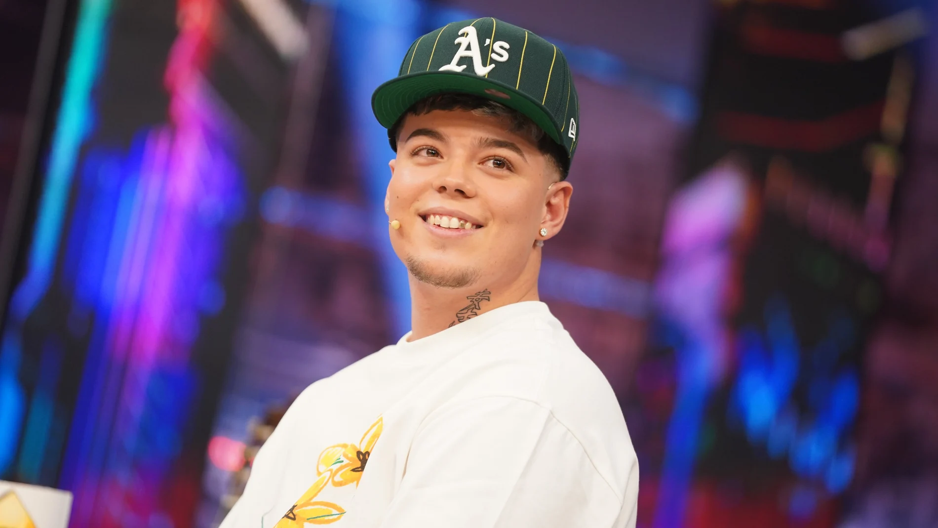 El granaíno Saiko sonríe en el plató de 'El Hormiguero'