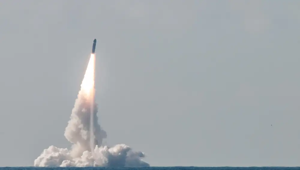 Lanzamiento de un misil M51 desde Biscarrosse