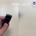 Policía Municipal descubre una defensa eléctrica camuflada como MP3