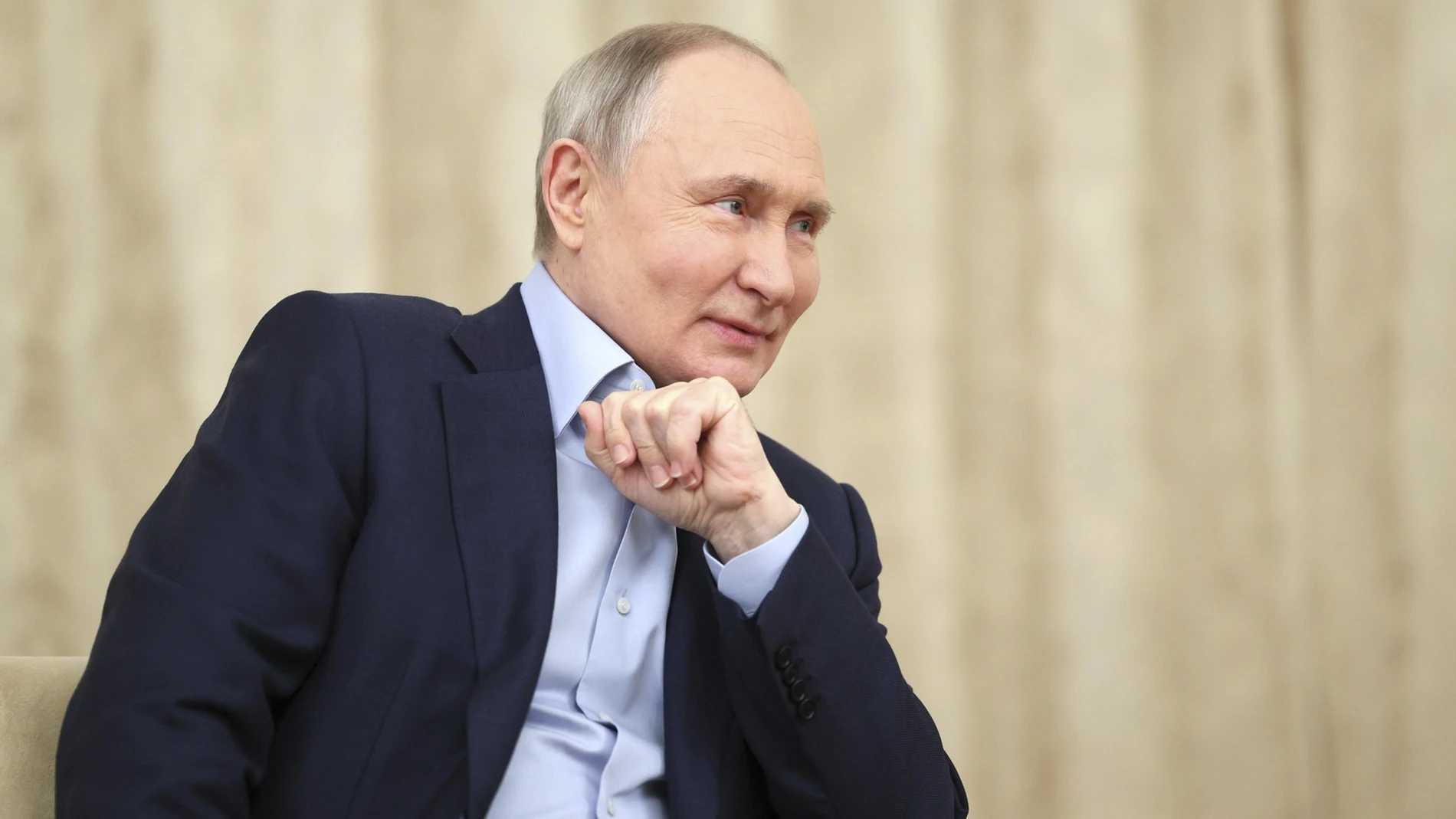 Rusia.- Putin tacha de "imbéciles" a las autoridades de Ucrania por rechazar las negociaciones con Rusia
