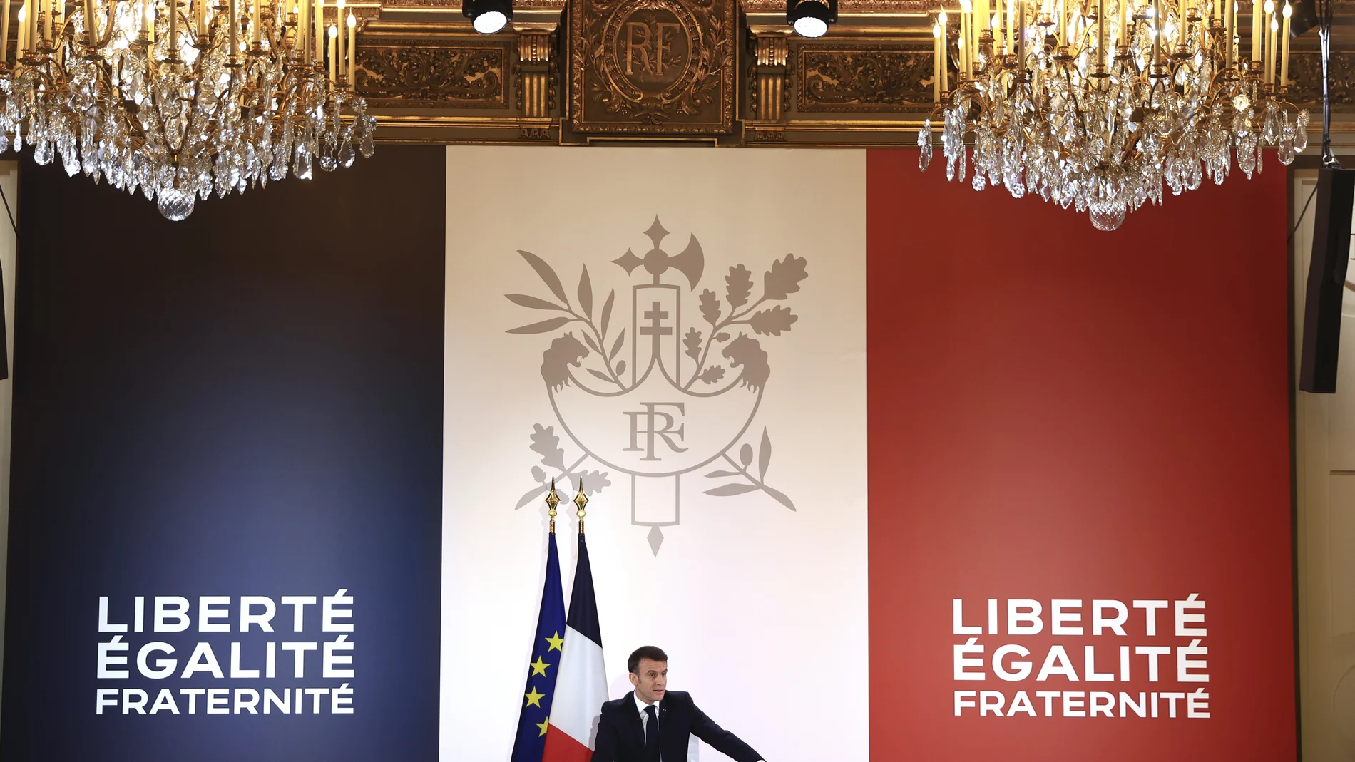 Emmanuel Macron comparece ayer ante la prensa para explicar el rumbo del resto de su segundo mandato