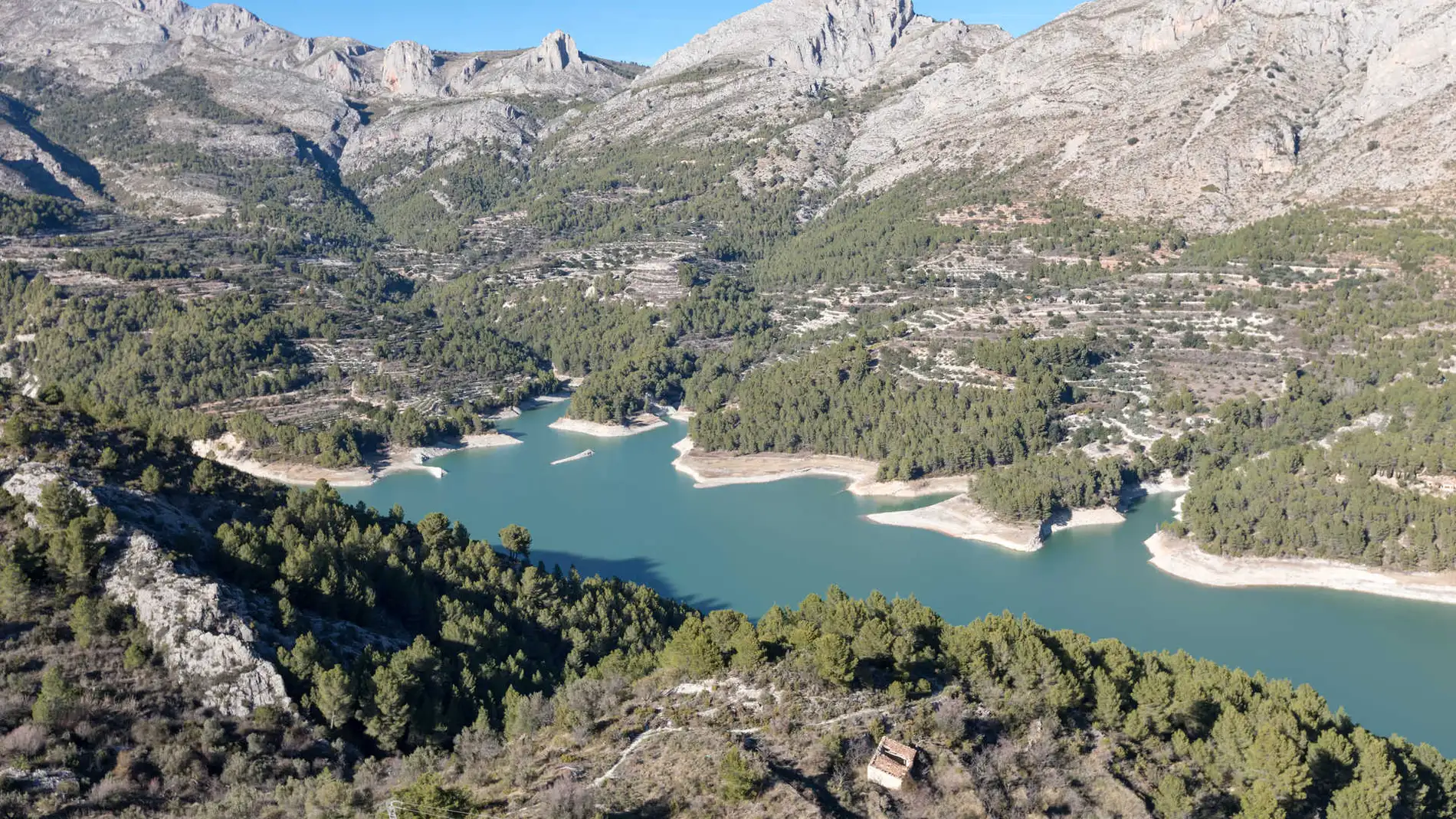 Imagen del pantano de Guadalest, en Alicante