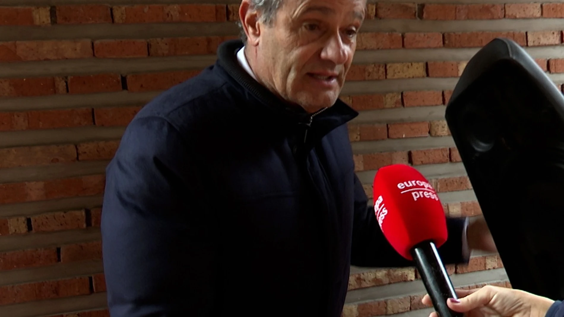 Javier Merino se queda asombrado al conocer que Carlo Costanzia hablará en televisión sobre sus padres
