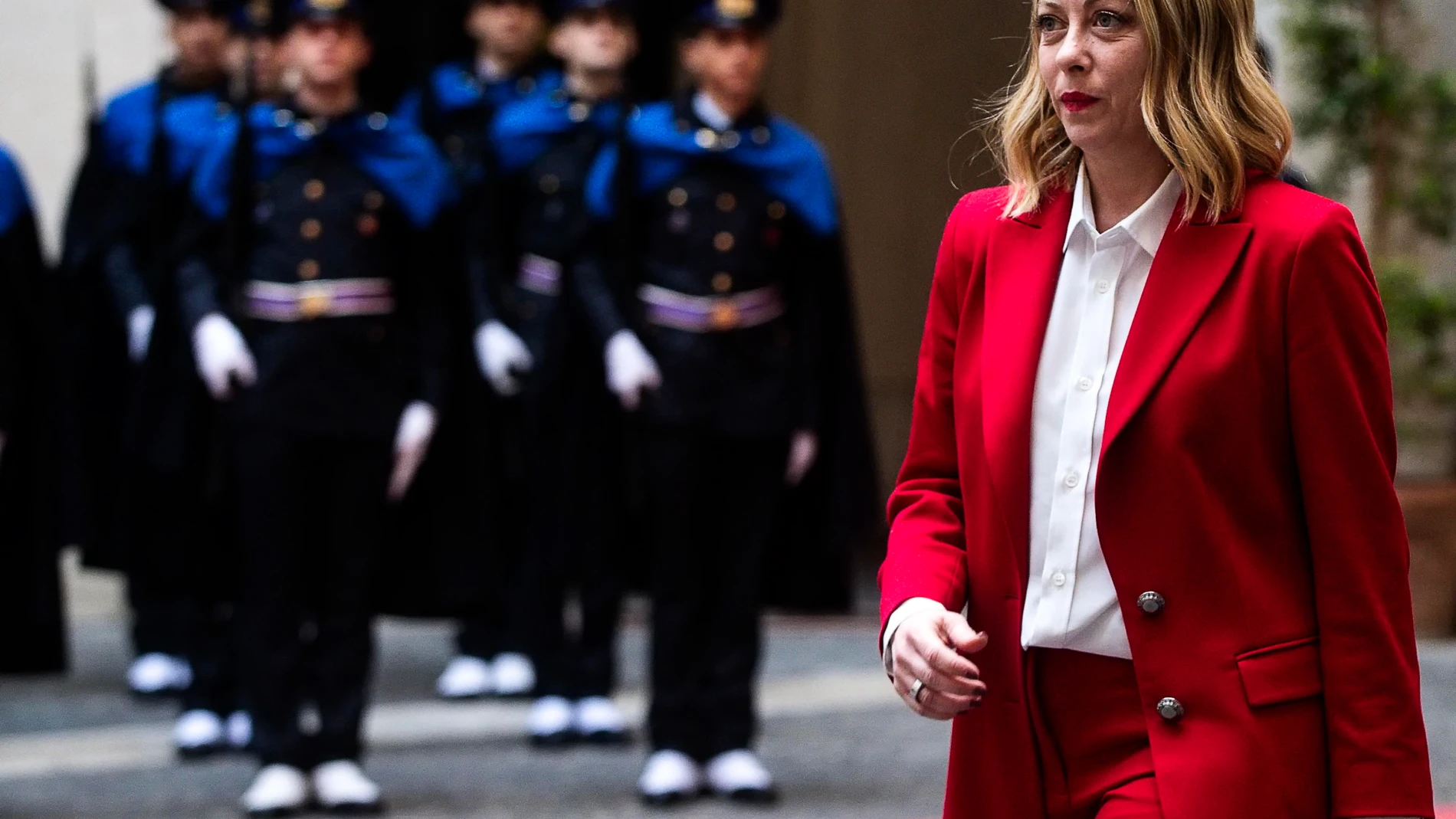 Rome (Italy), 18/01/2024.- Italian Prime Minister Giorgia Meloni waits for the arrival of Kazakh President Kassym-Jomart Tokayev during a welcome ceremony prior to their meeting at Chigi Palace in Rome, Italy, 18 January 2024. The Kazakh president is on an official visit to Italy. (Italia, Kazajstán, Roma) EFE/EPA/ANGELO CARCONI
