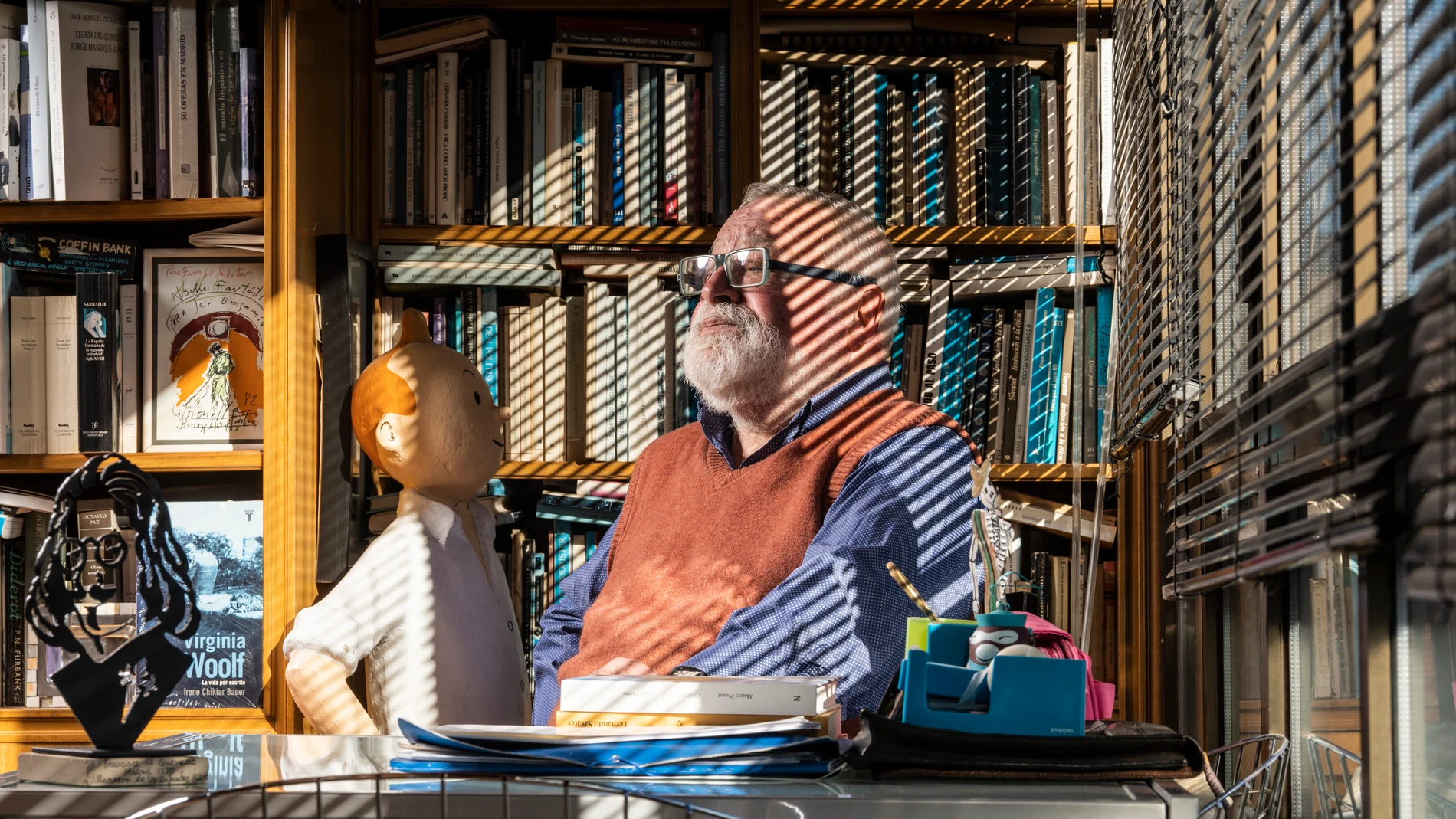 Fernando Savater en su casa