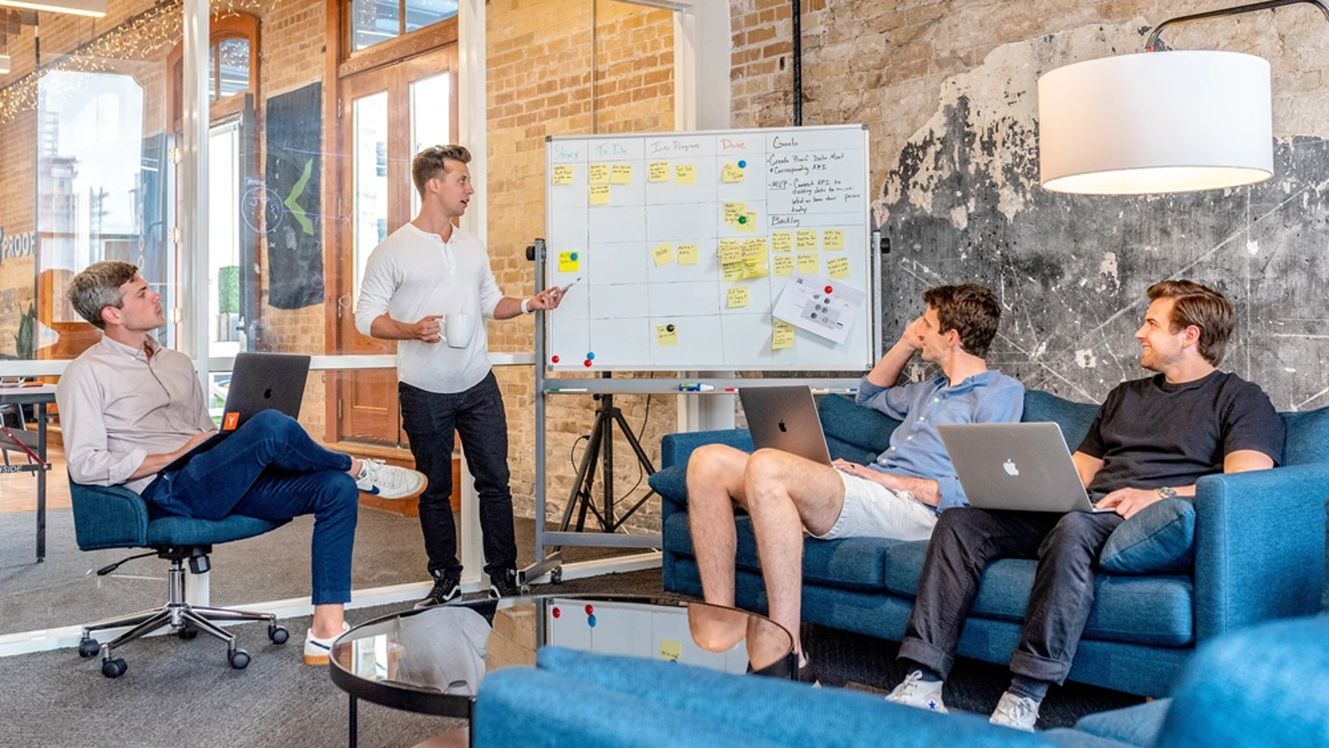 Ayudas e incentivos para emprendedores y startups en 2024.