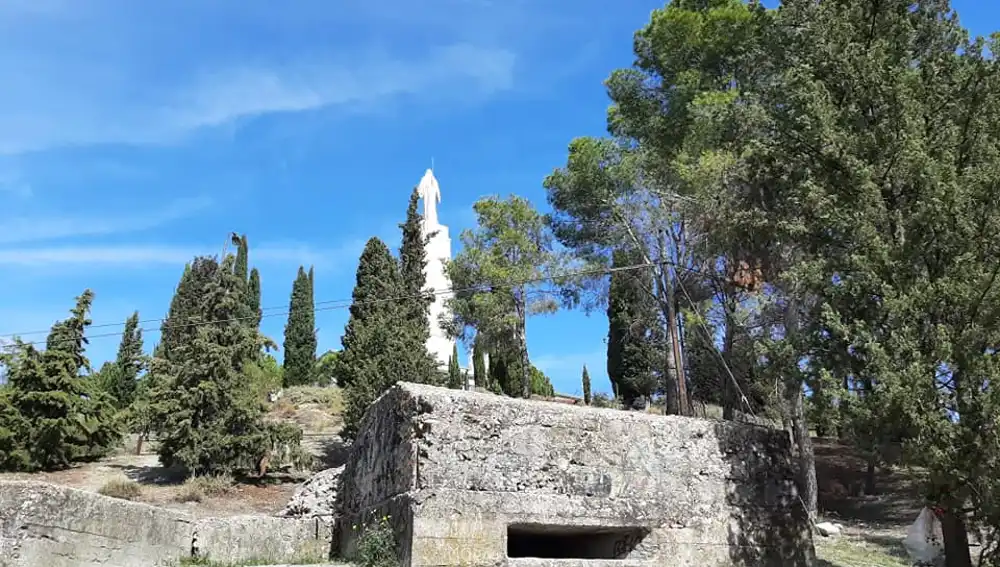 Un búnker de la Guerra Civil en la parte trasera del conjunto inaugurado en 1965