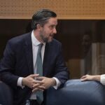 José Luis Ruiz Bartolomé conversa con Rocío Monasterio