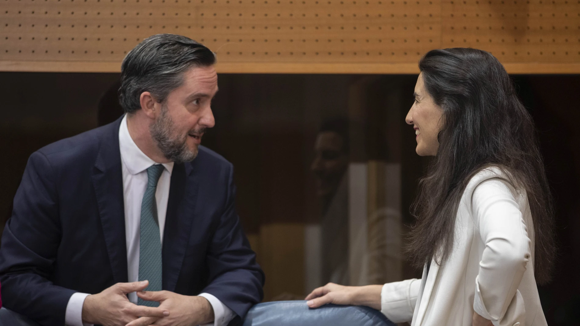José Luis Ruiz Bartolomé conversa con Rocío Monasterio