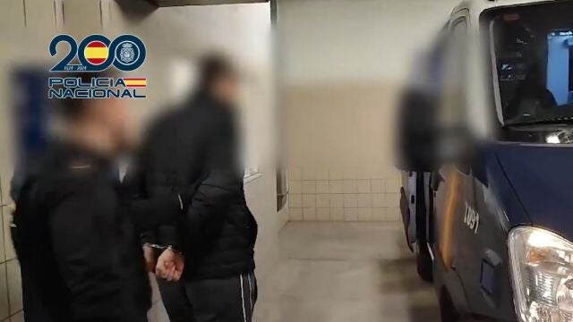 Detenido “el Rey de la etnobotánica” por obligar a dos niñas a mantener relaciones sexules entre ellas