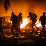 El juez ve violación de los Derechos Humanos en las lesiones sufridas por los policías personados en 'Tsunami'