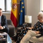 Feijóo se reúne con la embajadora de Israel para interesarse por la situación tras el ataque de Hamás