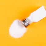 Una dieta rica en sal es una de las principales causas de hipertensión, un riesgo cardiovascular