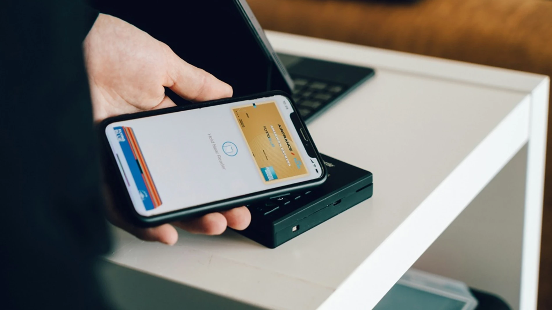 Los rivales de Apple podrán usar su tecnología NFC si se resuelve disputa entre la empresa y la Comisión Europea.