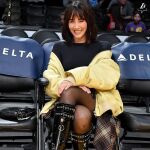 Aitana en el partido de los lakers.