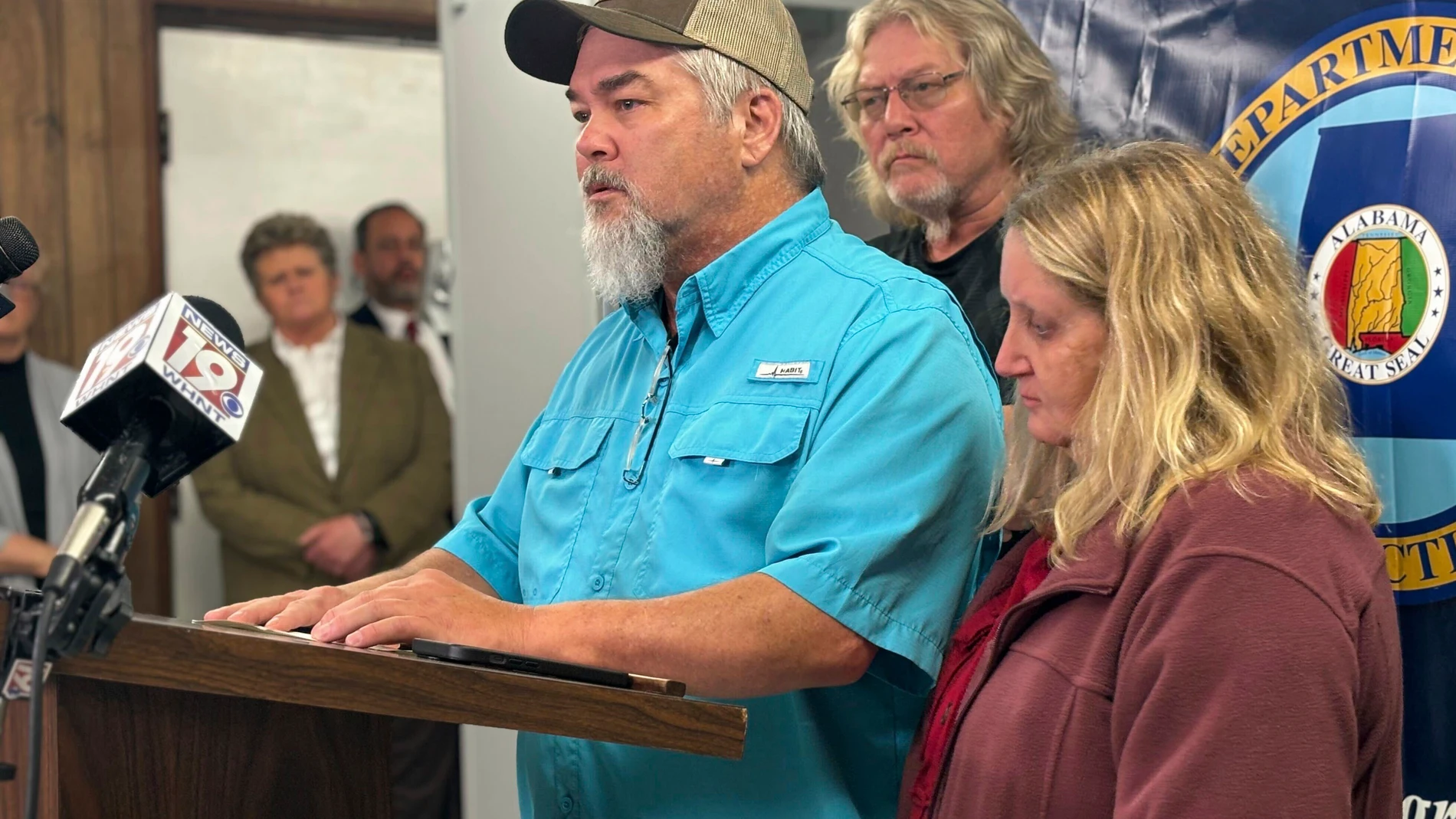 Mike Sennett, son of Elizabeth Sennett, and other family members speak after Kenneth Eugene Smith’s execution in Atmore, Ala., on Thursday, Jan. 25, 2024. Alabama executed convicted murderer Smith with nitrogen gas Thursday, putting him to death with a first-of-its-kind method that once again placed the U.S. at the forefront of the debate over capital punishment. Smith was convicted of the 1988 murder-for-hire slaying of Elizabeth Sennett. (AP Photo/Kim Chandler)