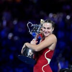 Sabalenka abraza el título de campeona en Australia