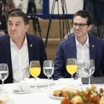 El coordinador general de EH Bildu, Arnaldo Otegi, y el candidato de EH Bildu a Lehendakari, Pello Otxandiano, durante el desayuno organizado por Fórum Europa, en el Hotel Ercilla de Bilbao, a 30 de enero de 2024, en Bilbao, Vizcaya.