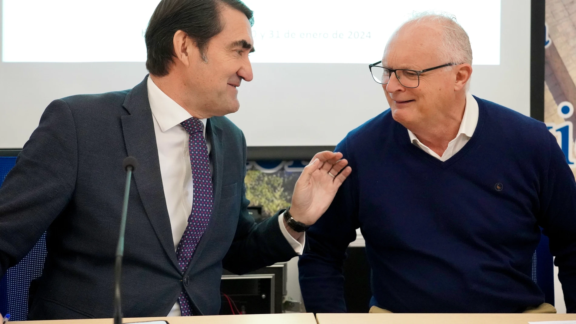 Suárez-Quiñones junto a Eloy Báilez en el encuentro de regantes en León