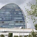 Economía/Bolsa.- BBVA cierra con un alza del 6,2% tras lograr beneficio récord y elevar un 28% dividendo