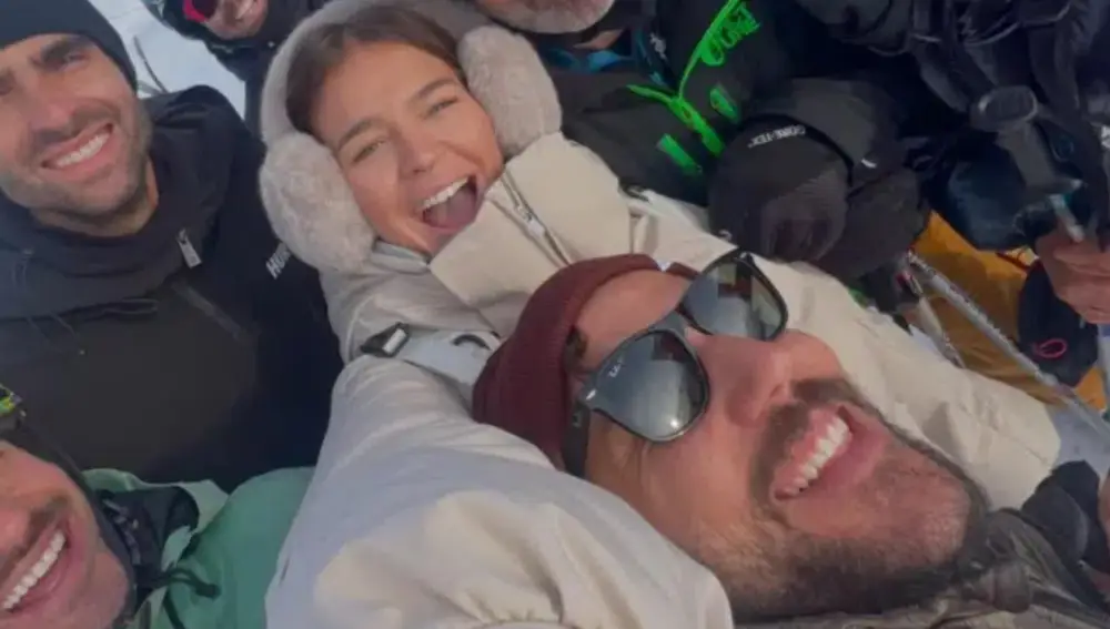 Laura Escanes con Ramón Casanova y otros amigos