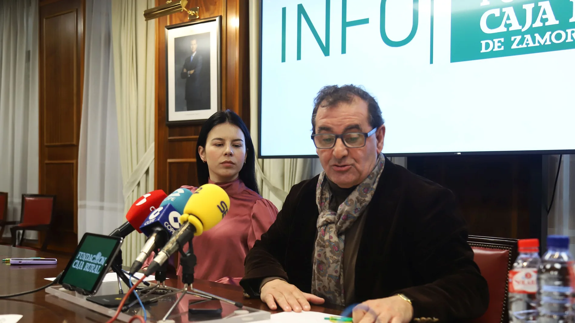 Narciso Prieto presenta la programación junto a Laura Huertos