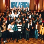 Foto de familia del coro completo de "We Are The World"