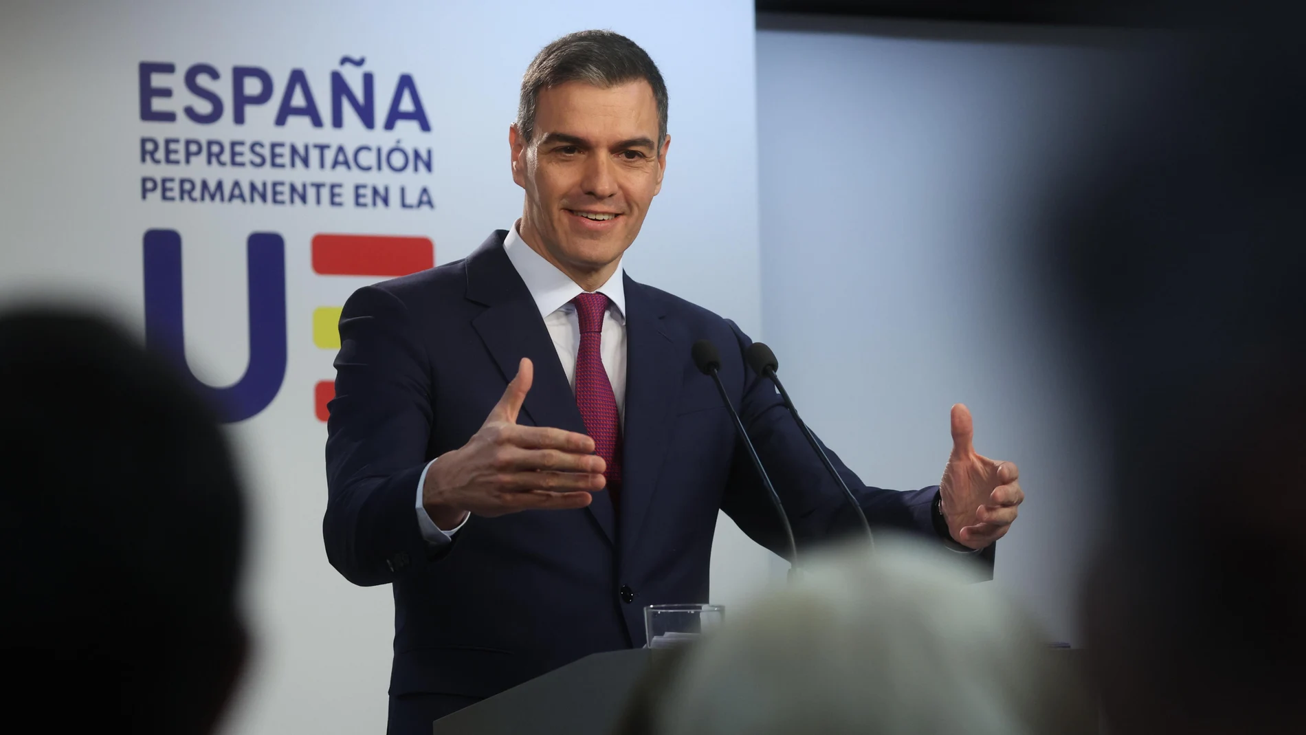 Brussels (Belgium), 01/02/2024.- Spain's Prime Minister Pedro Sanchez attends a press conference during a Special European Council in Brussels, Belgium, 01 February 2024. EU leaders gather in Brussels to discuss the mid-term revision of the EU's long-term budget for 2021-2027, including support to Ukraine. (Bélgica, España, Ucrania, Bruselas) EFE/EPA/OLIVIER HOSLET