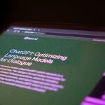 ChatGPT ha filtrado el historial de conversaciones de varios usuarios.