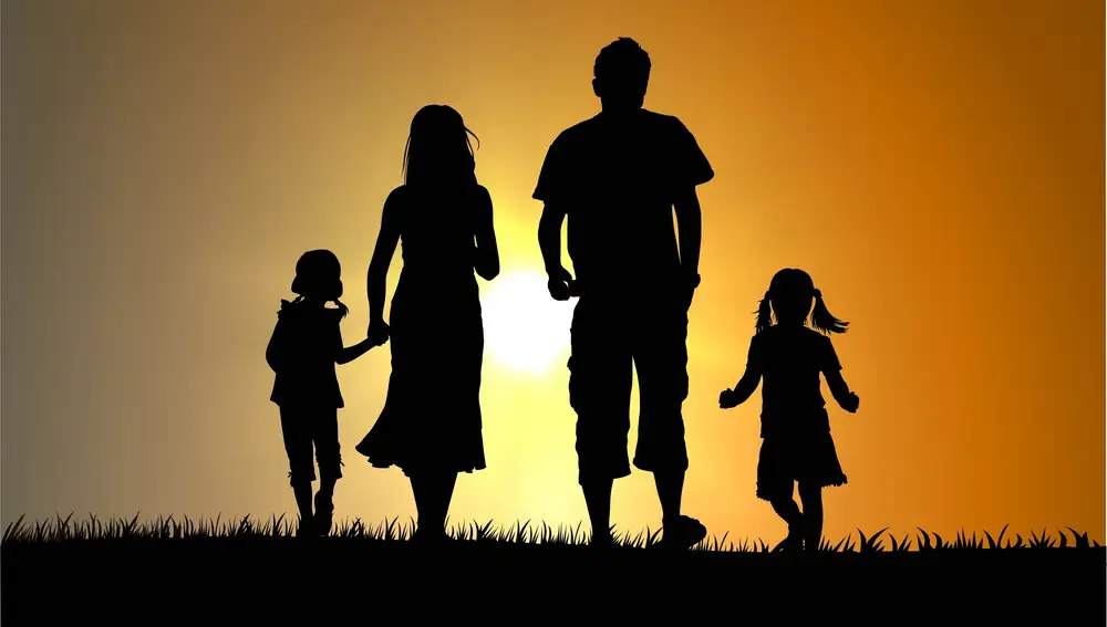 Silueta en negro de madre, padre e hijas