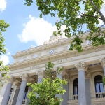 Economía/Bolsa.- El Ibex 35 busca los 10.100 puntos en la apertura tras subir un 0,74%