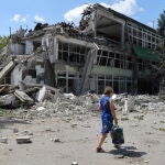 Ucrania.- Rusia denuncia dos muertos y en torno a 40 atrapados en un ataque ucraniano sobre una panadería de Lugansk