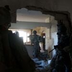El Ejército israelí se adentra en el barrio de Al Amal, uno de los bastiones de Hamás en Jan Yunis