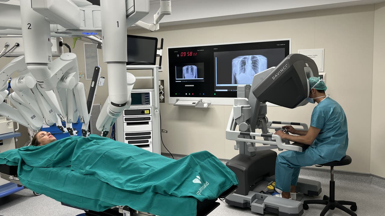 Advierten de los dilemas éticos que plantean la irrupción de nuevas tecnologías en la medicina actual