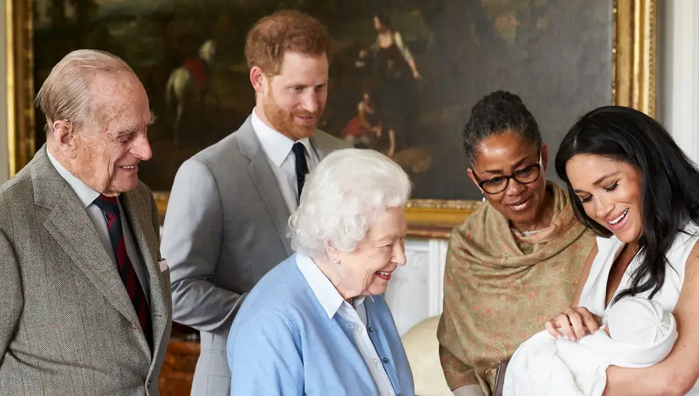 Los duques de Sussex el día que presentaron a la Reina Isabel II y a Felipe de Edimburgo a su hijo Archie