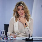 La vicepresidenta segunda y Ministra de Trabajo y Economía Social, Yolanda Díaz; la portavoz y ministra de Educación, Formación Profesional y Deportes, Pilar Alegría; el ministro de la Presidencia, Justicia y Relaciones con las Cortes, Félix Bolaños y la ministra de Sanidad, Mónica García, durante la rueda de prensa posterior a la reunión del Consejo de Ministros, este martes en Moncloa © Alberto R. Roldán / Diario La Razón. 19 12 2023